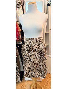 Forever 21 Beige and Black Leopard Ruched Pencil Skirt size medium